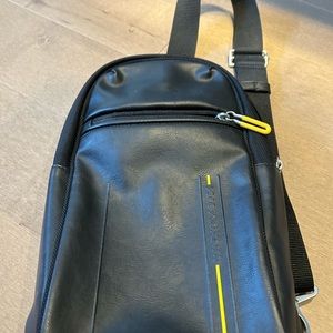 MANDARINA DUCK  Sling Bag  Black Unisex Crossbody Bag